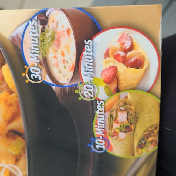 Taste of Home Simple & Delicious Cookbook 10 20 30 minute meals color pages EUC! - Picture 3 of 8